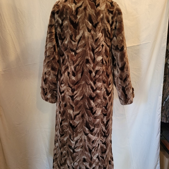 C.D.V. Comme Du Vrai Paris Faux Fur Long Coat size 6 - Picture 5 of 10